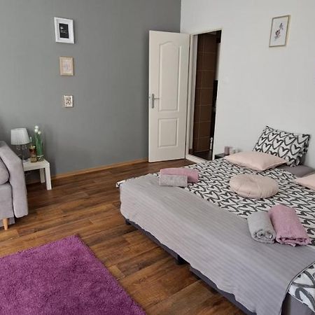 Sweet 16 Apartment In The Party District Budapest Luaran gambar
