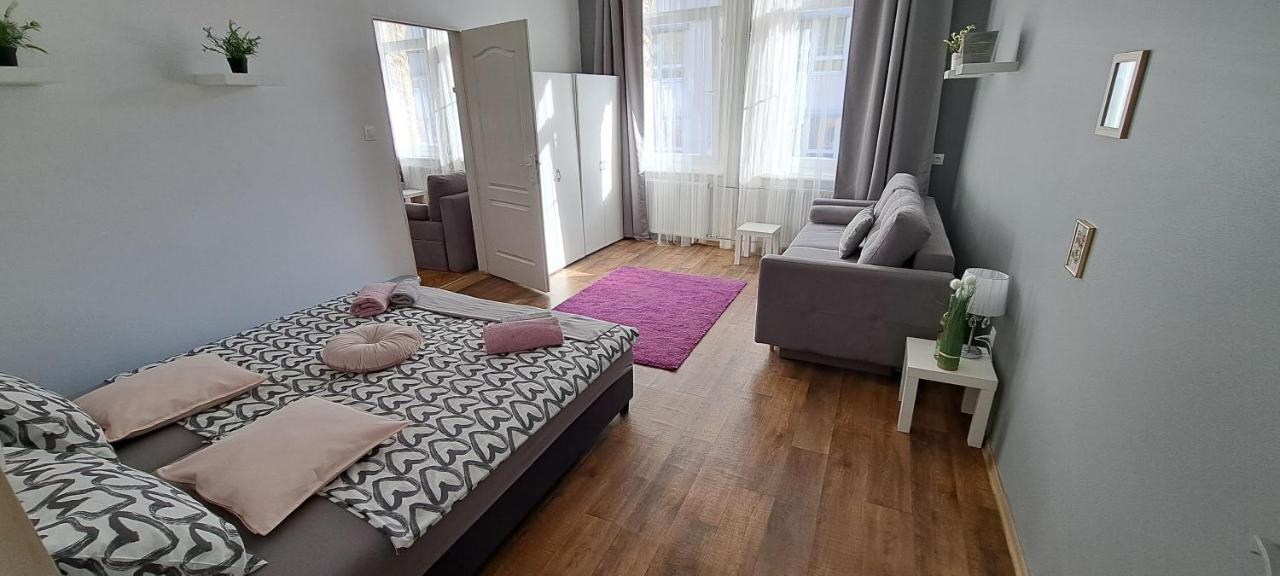 Sweet 16 Apartment In The Party District Budapest Luaran gambar