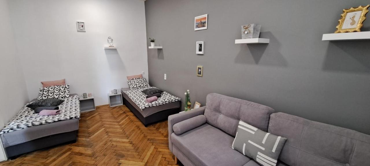 Sweet 16 Apartment In The Party District Budapest Luaran gambar