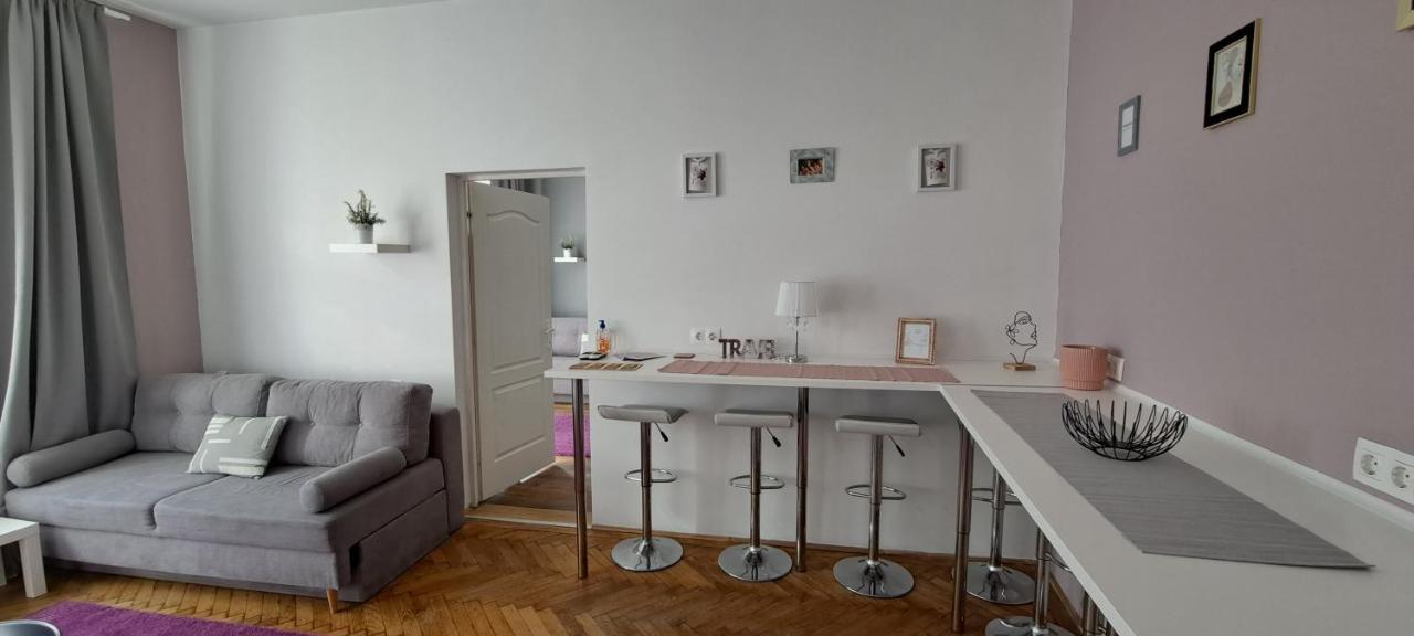 Sweet 16 Apartment In The Party District Budapest Luaran gambar
